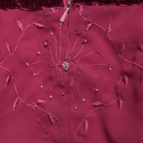 Holt Renfrew Berry Pink Embroidered Viscose Velvet Sleeveless Top Beaded Medium - Picture 10 of 13